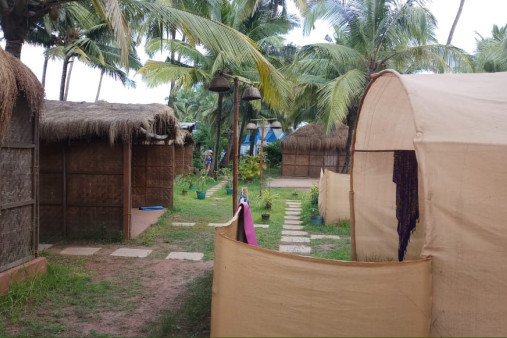 Premium Plot with 2 Rooms on Rent at Mandrem, Goa
